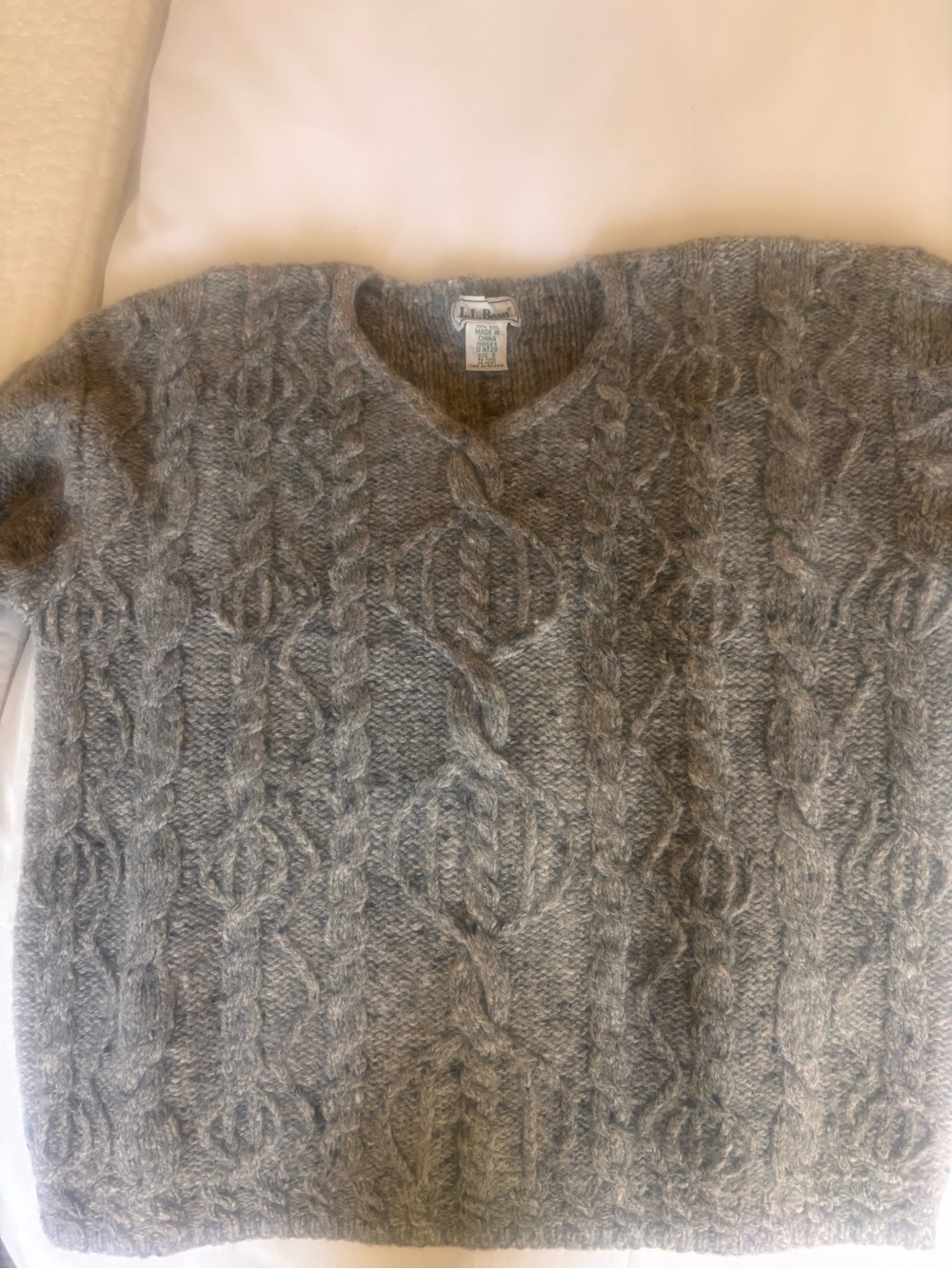 Women’s VINTAGE LLBean Gray Cable Knit Sweater - Classic Crewneck - SMALL - prep
